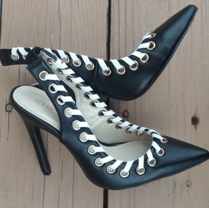 Brand new Black Scarpin